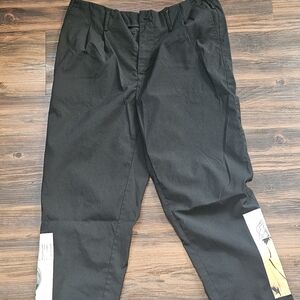 Black and White Graphic Capris - Women